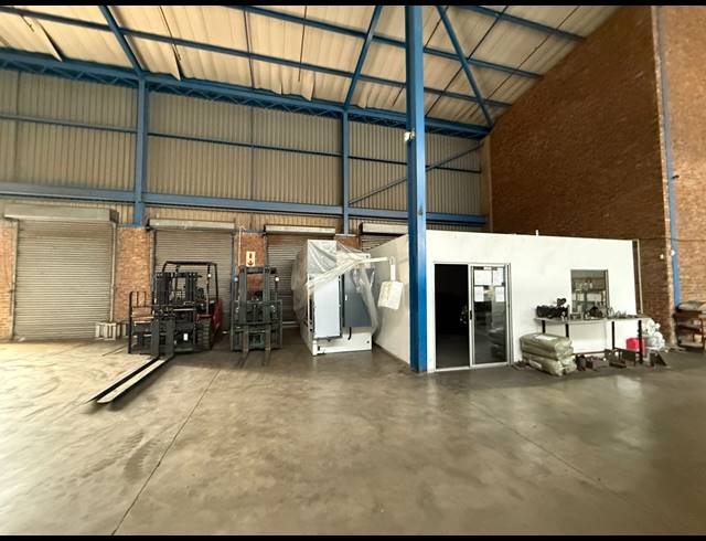 2,169M² WAREHOUSE TO LET IN SPARTAN